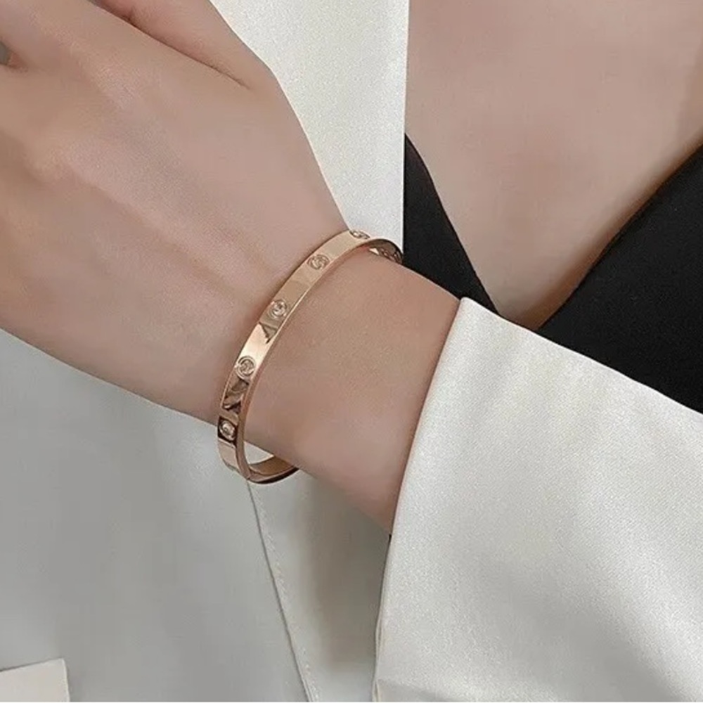 Love Bangle Round Diamond Bangle Bracelet - Picture 6 of 14